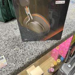 Bowers & Wilkins Px8 McLaren Edition