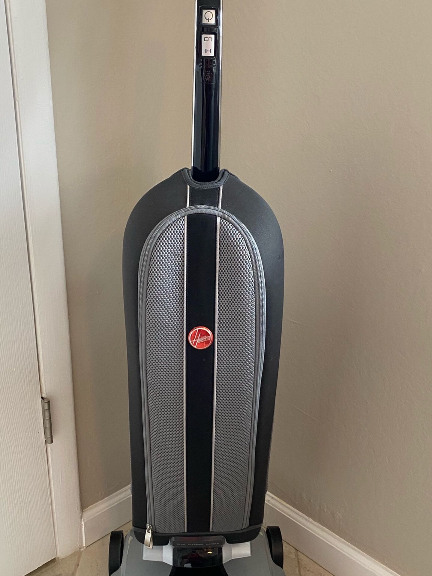 Hoover Platinum Collection Lightweight Bagged Vacuum