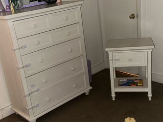 Children’s dresser set