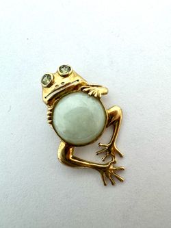 10K Yellow Gold Green Stone Frog Pendant - 2.31G  WMP017751