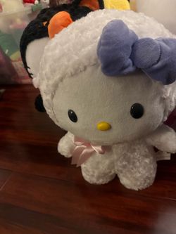 Hello Kitty Greeters