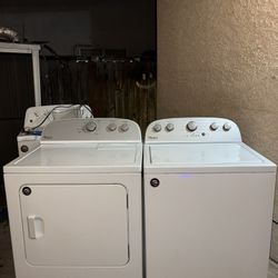 WHIRLPOOL WASHER & GAS DRYER 