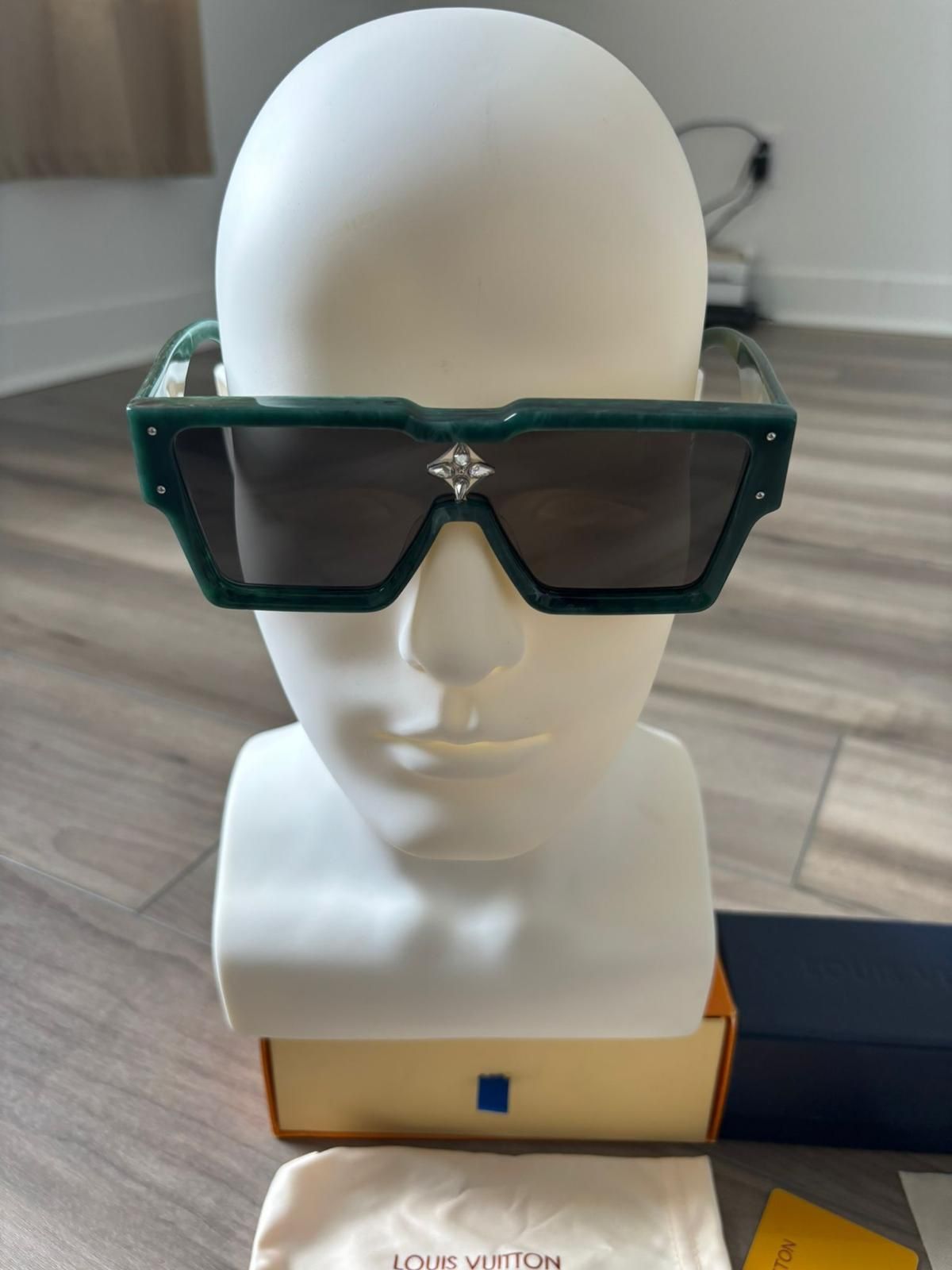 Lv Cyclone Sunglasses 