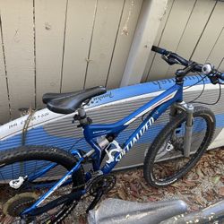 Specialized Stump Jumper Mountain Bike
