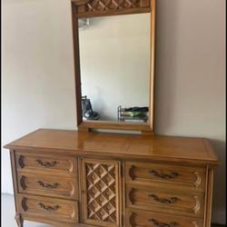 Dresser Solid wood / peinadora madera sólida