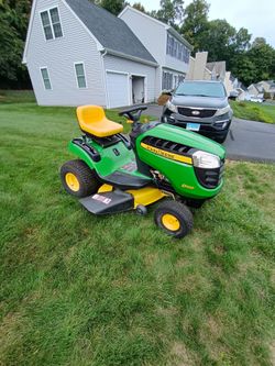 John Deere d100 17.5 hp Briggs & Stratton 42-in deck completely rebuilt, fully serviced runs and works to perfection!!!