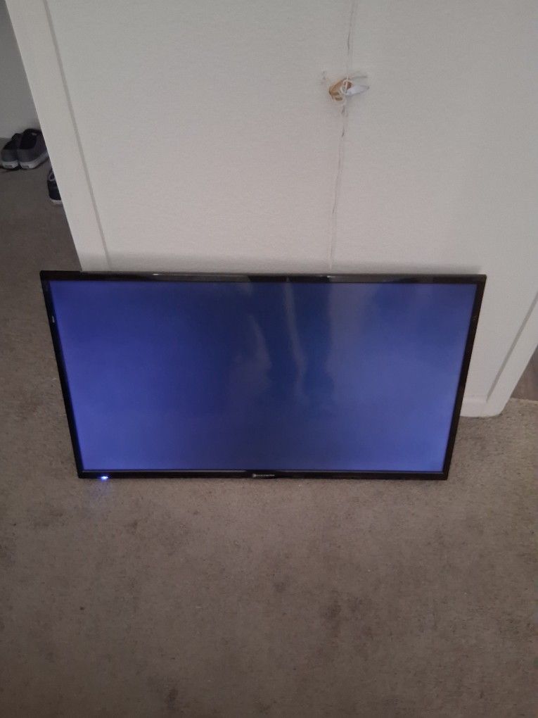 40" Flat Screen Element LCD TV