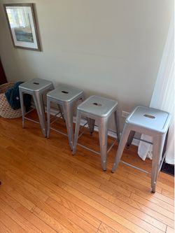4 counter height metal stools