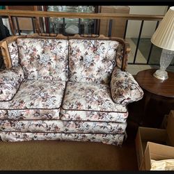 Couch & Loveseat (excellent Condition) Smoke & Pet Free Household $600 For 2-piece Set