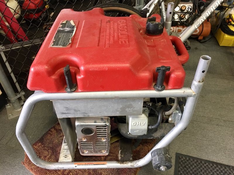 Briggs & Stratton 5550 WATTS/8550 STARTING WATTS Generator for Sale in