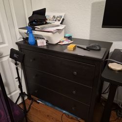 Black 3-Drawer Dresser – Modern and Sturdy Design