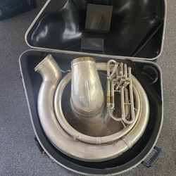 King/Conn Sousaphone With Travel Case (Wheeled)
