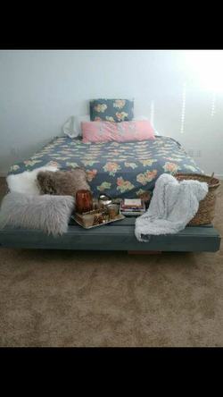 Pallet style bedframe