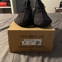 Yeezy Boost 350 V2