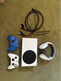 Xbox Series S + 2 Controllers + Turtle Beach Headset