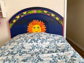Headboard, dresser and 2 nightstands.