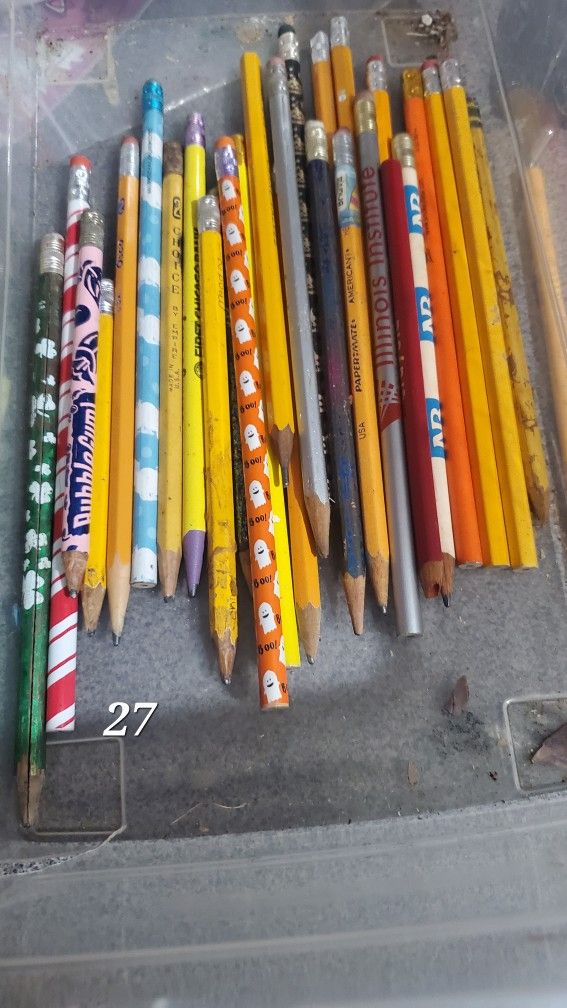 WRITING - DRAWING Pencils Markers Pens Highliters