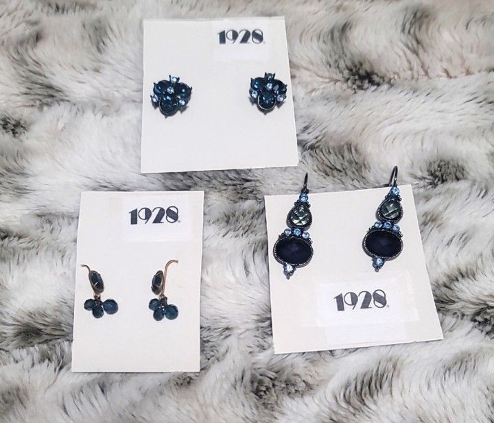 NEW 1928 Blue Dangle Earrings Classic Jewelry