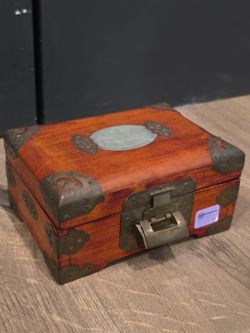 Vintage Chinese Jewelry Box