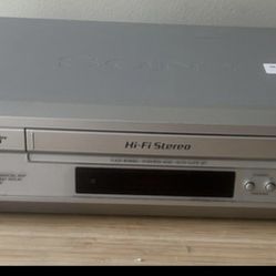 Sony SLV-N700 Hi-Fi Stereo VCR (VHS Player/Recorder)