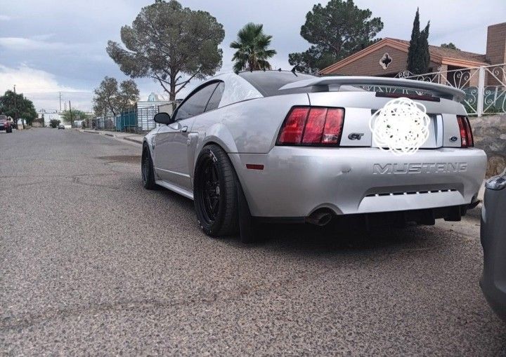 2004 Ford Mustang