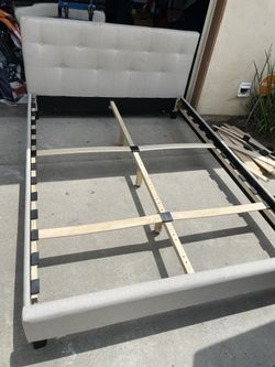 Beautiful Queen Headboard And Frame. 