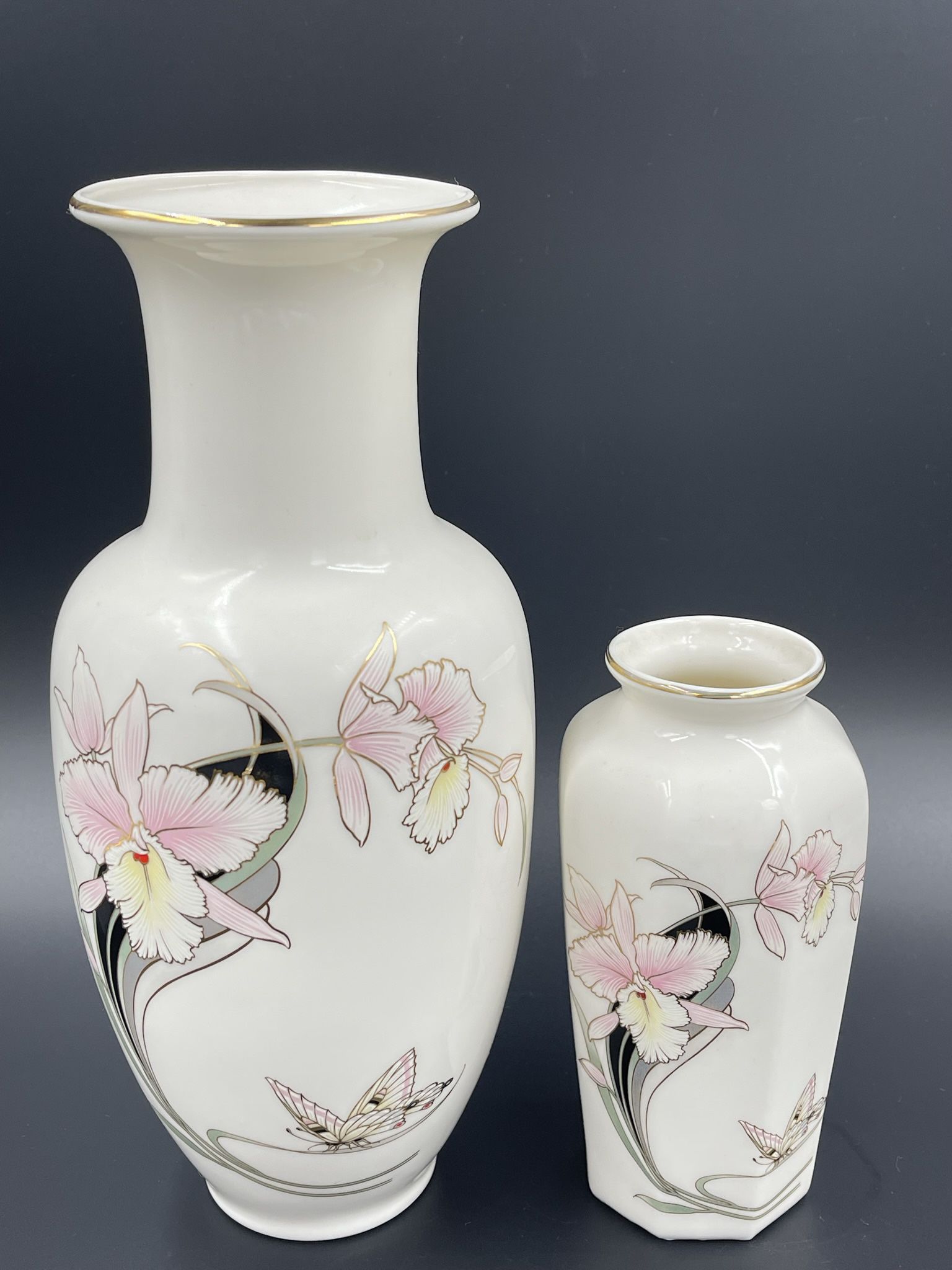 Pair Of Vases Iris flowers and Butterfly made in Japan Vintage Fine China Porcelain White Gilded 