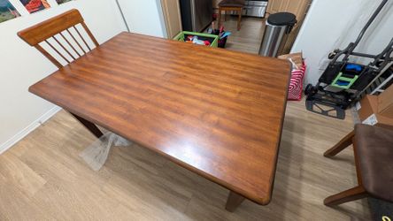 Dinning room table with 4 chairs
