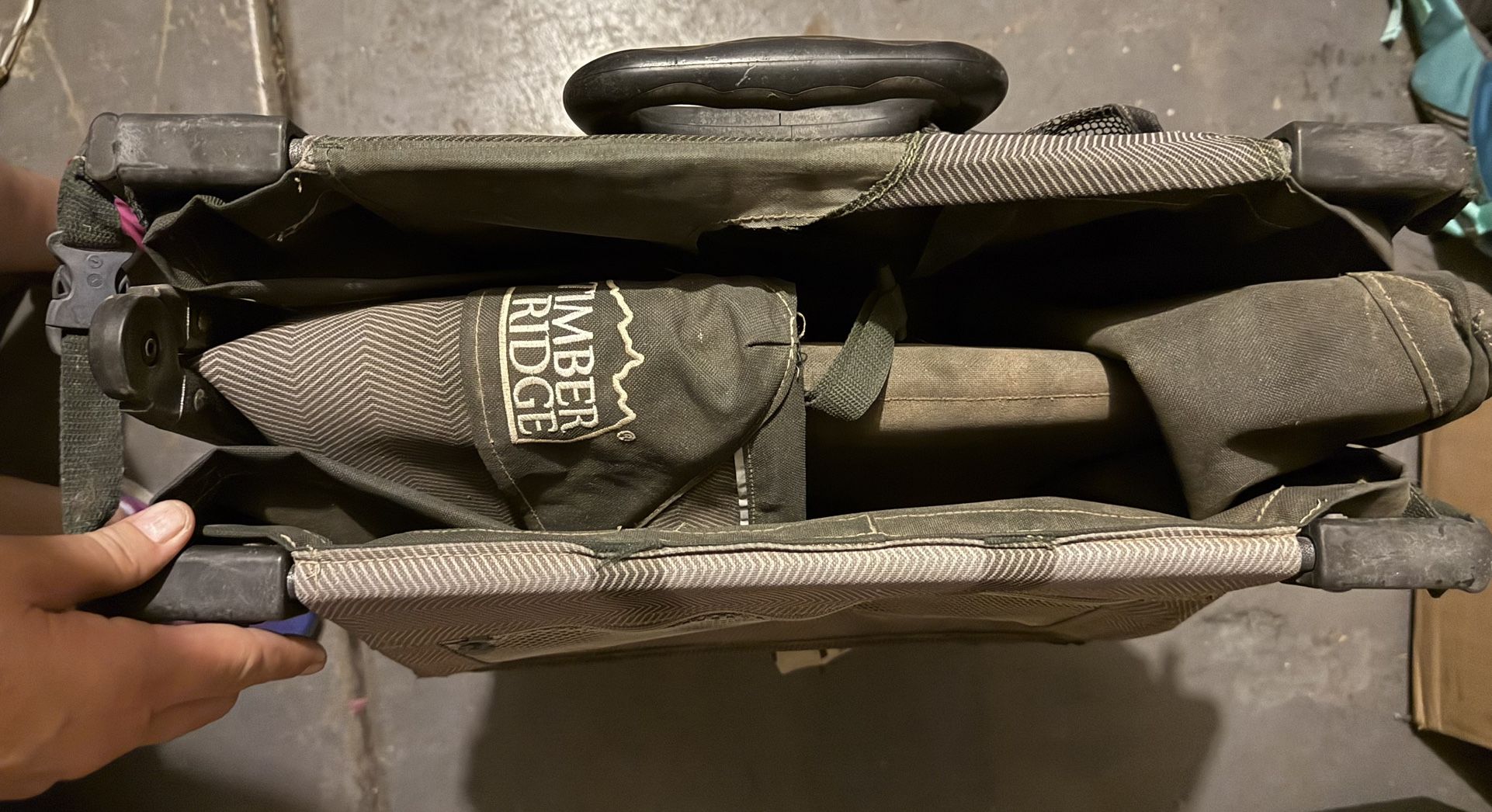 Timber Ridge Folding Wagon