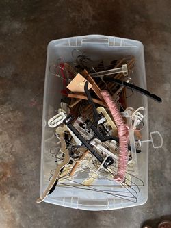 $1 for 100 Mixed Clothes Hangers