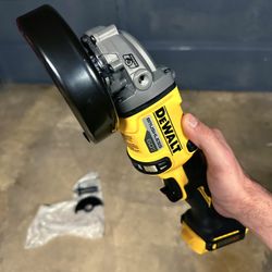 DeWalt FLEXVOLT 60V MAX Cordless Brushless 4.5 in. to 6 in. Small Angle Grinder (Tool Only)