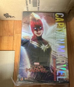 Hot Toys Captain Marvel