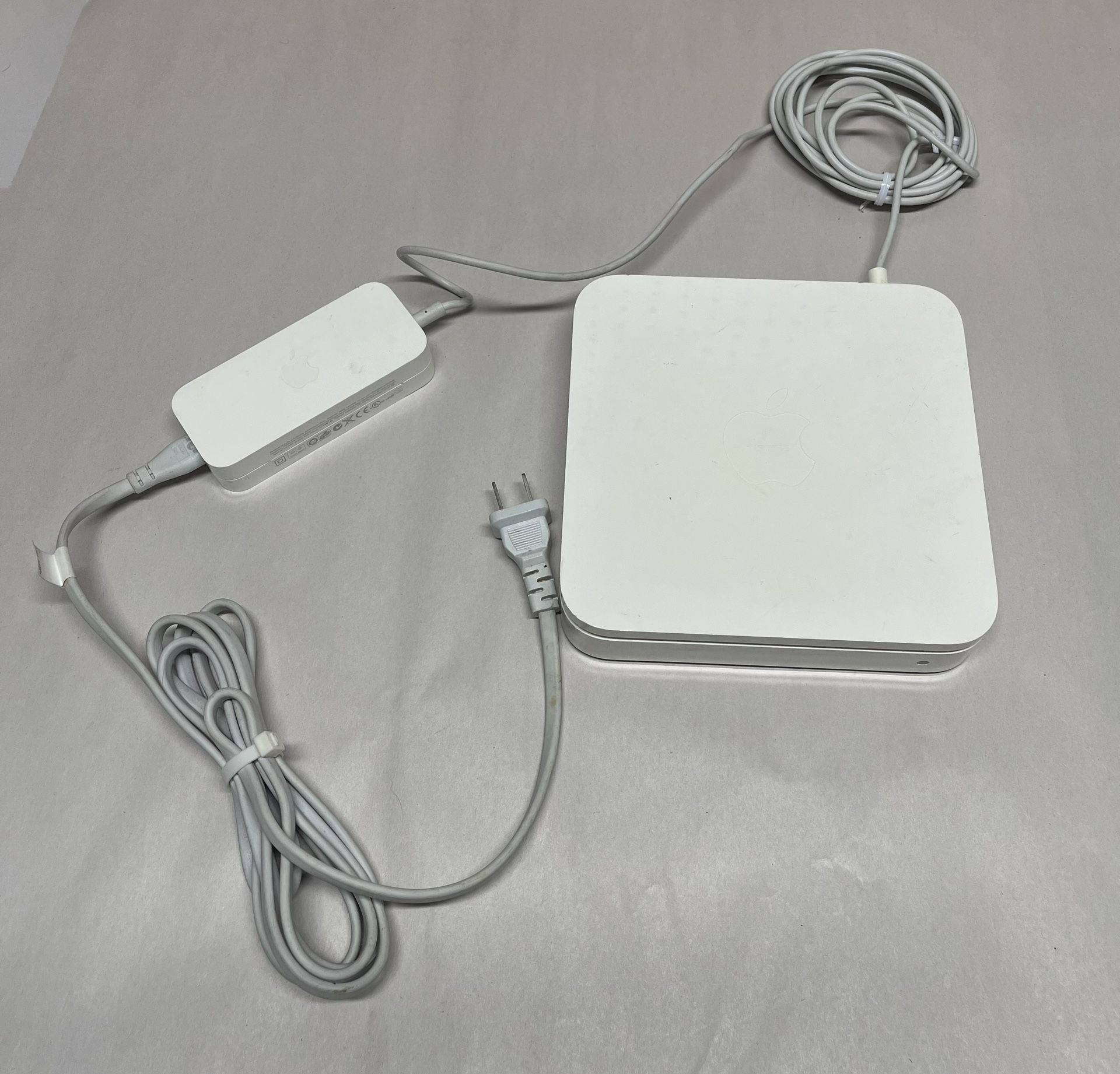 Apple A1301 AirPort Extreme Base Station Wireless Router