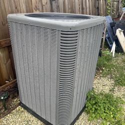 RHEEM Used Central Air Conditioner Condenser RA1642AJINA ACC-18328 full of Freon