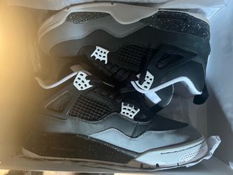 JORDAN 4 SIZE 11.5 a few scuff marks on left shoe