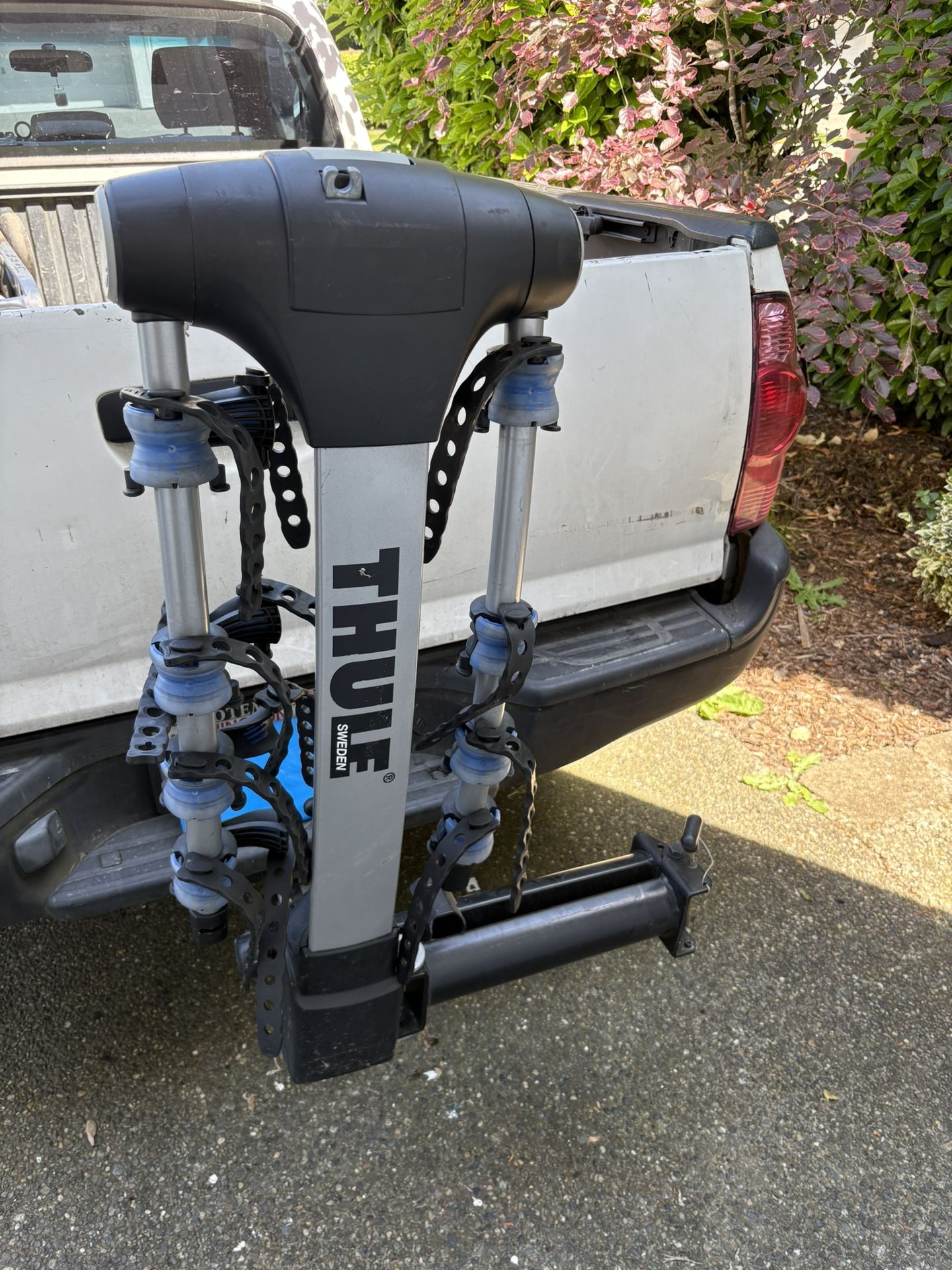 Thule Apex - Swing Away Bike Rack - 4 Bikes