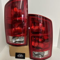 02 2006 Dodge RAM Tail Lights