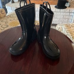 Size 5 Black Rubber Rain Boots