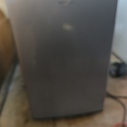 Mini Whirlpool Refrigerator Freezer 