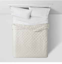 Threshold- Vintage Washed Ruffle Quilt , Full/Queen, Natural