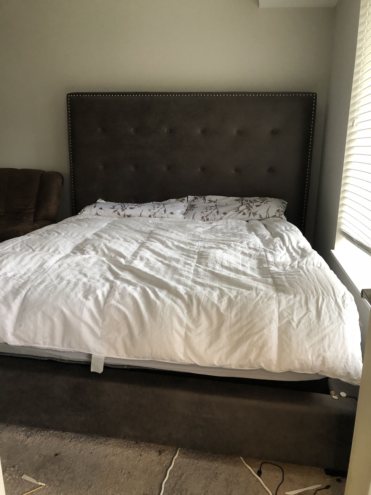 King size bed complete