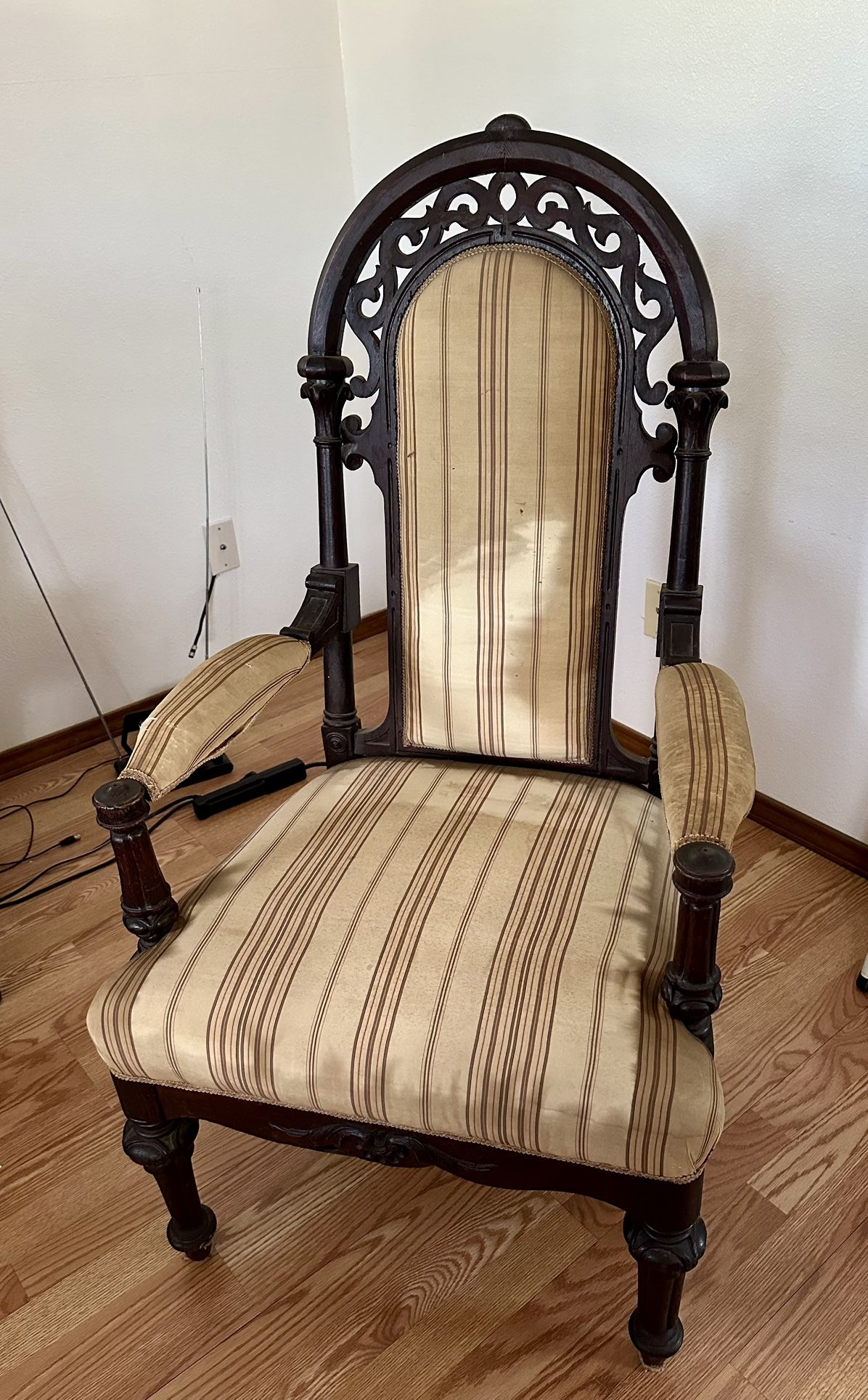 Hand Carved Arm Chair Mahogany