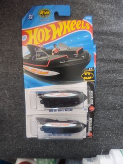 Hot Wheels Batman 1966 Bat Boat 2-Pack