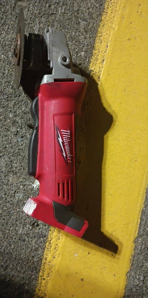 Milwaukee M18 Angle Grinder