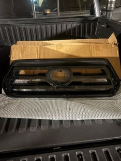 3rd Gen Tacoma Front Grill ~Factory~
