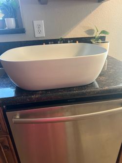 2 Brand new sink basins