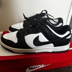 Nike Panda Dunks