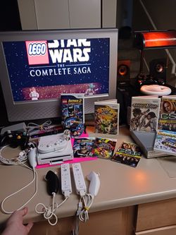 Nintendo Mint Condition GameCube Compatible Nintendo Wii With Nintendo GameCube Controller Classic Wii Controller Plus 8 Games Extra Control s for