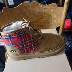Uggs Neumel Size 5 & 6 Youth.