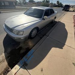 1995 Lexus LS 400